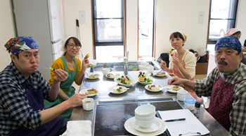 完成したら、待ちに待った、楽しい試食タイム！皆さんお疲れ様でした。